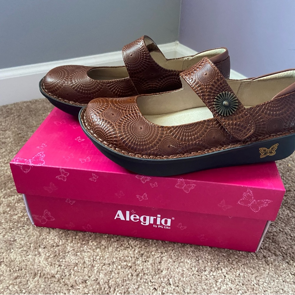 Algeria Paloma(Mary Jane Style). Very lightly worn